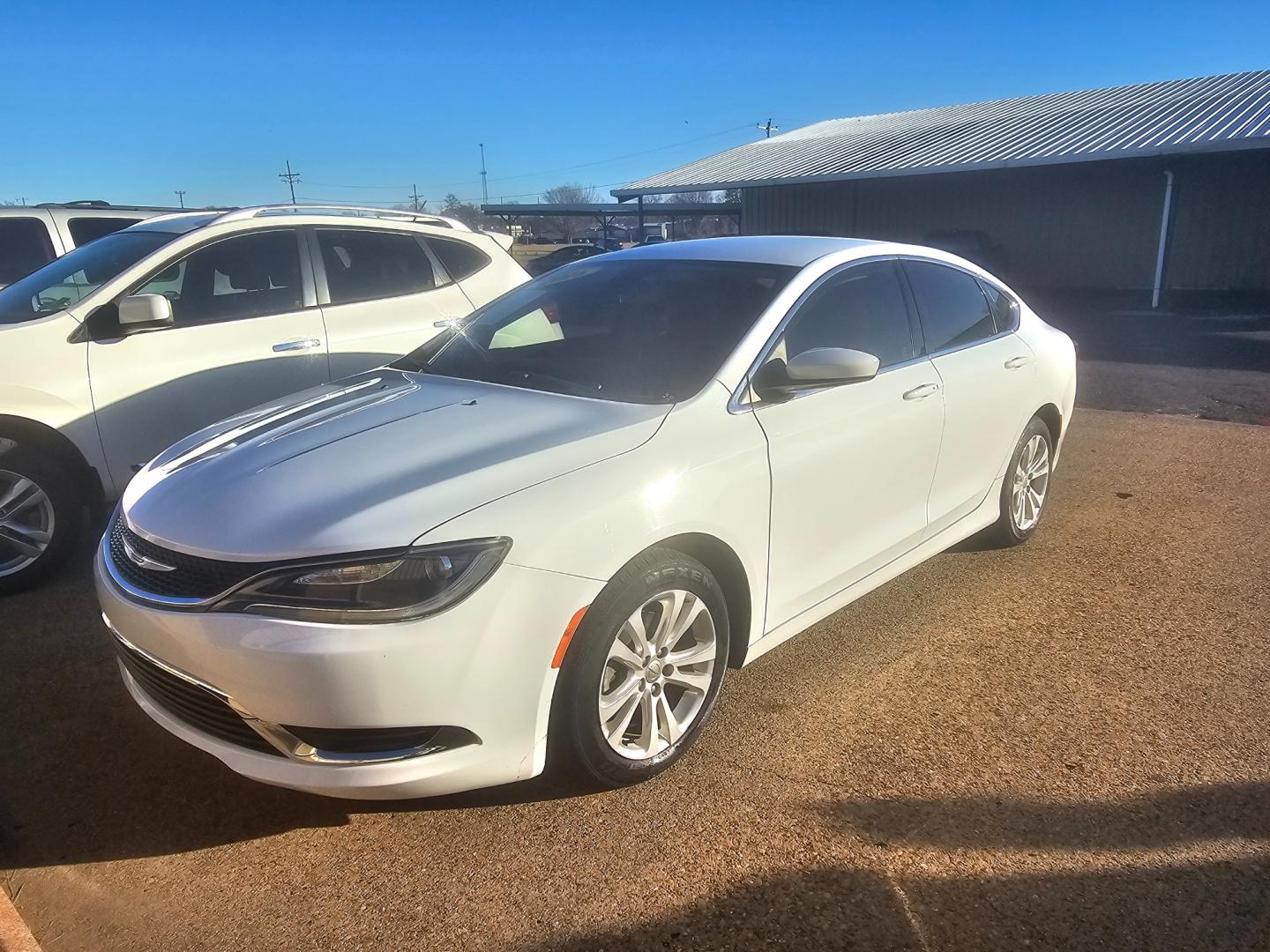 2016 WHITE Chrysler 200 Limited (1C3CCCAB7GN) with an 2.4L L4 DOHC 16V engine, 9A transmission, located at 533 S Seven Points BLVD, Seven Points, TX, 75143, (430) 255-4030, 32.313999, -96.209351 - Photo#0